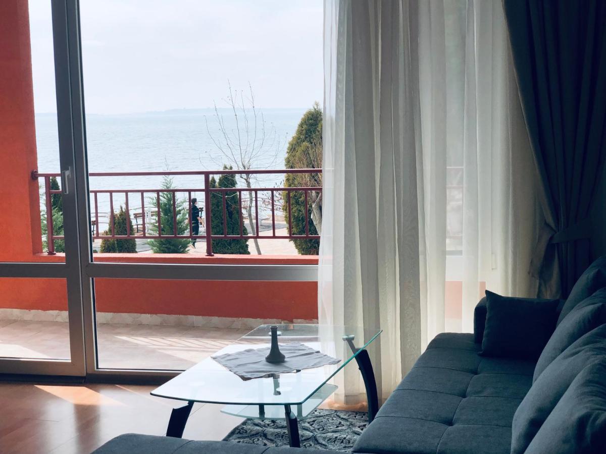 Beautiful Apartment Right By The Sea, スヴェティ・ヴラス エクステリア 写真