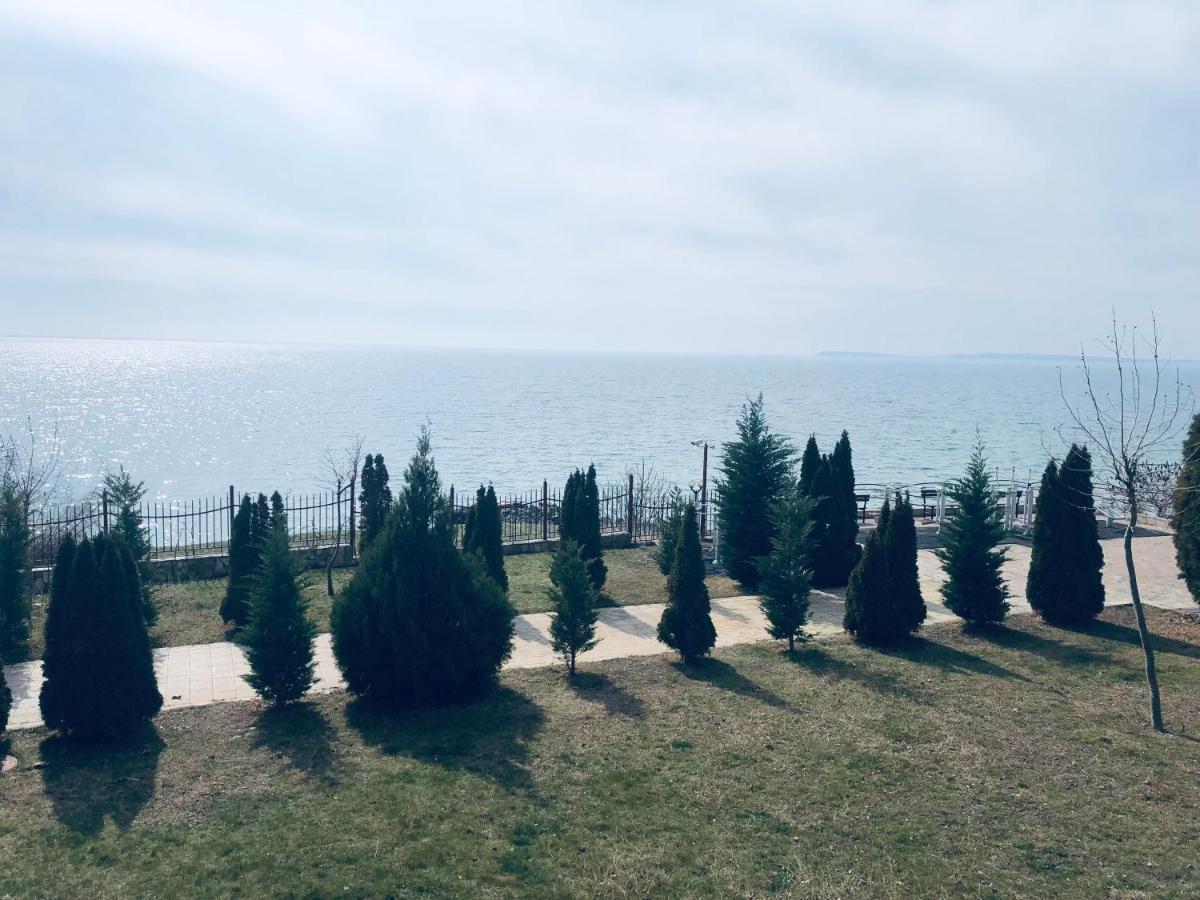 Beautiful Apartment Right By The Sea, スヴェティ・ヴラス エクステリア 写真