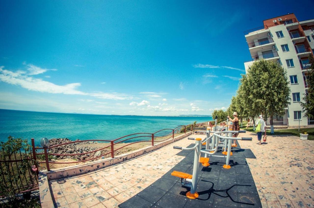 Beautiful Apartment Right By The Sea, スヴェティ・ヴラス エクステリア 写真