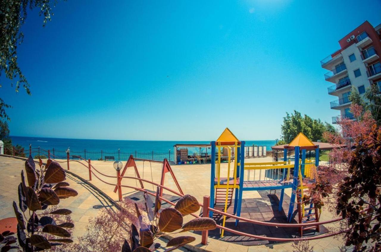 Beautiful Apartment Right By The Sea, スヴェティ・ヴラス エクステリア 写真