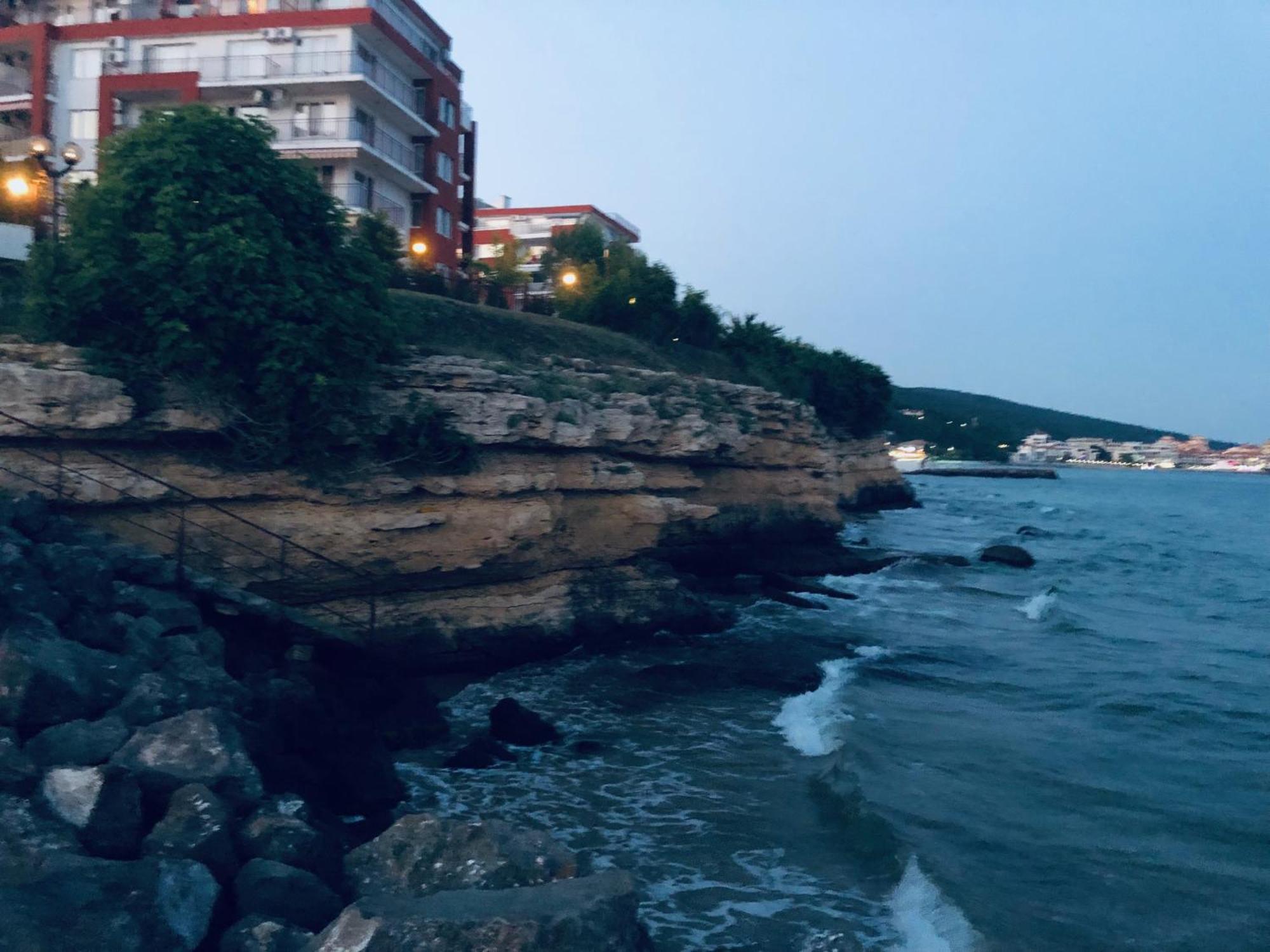 Beautiful Apartment Right By The Sea, スヴェティ・ヴラス エクステリア 写真
