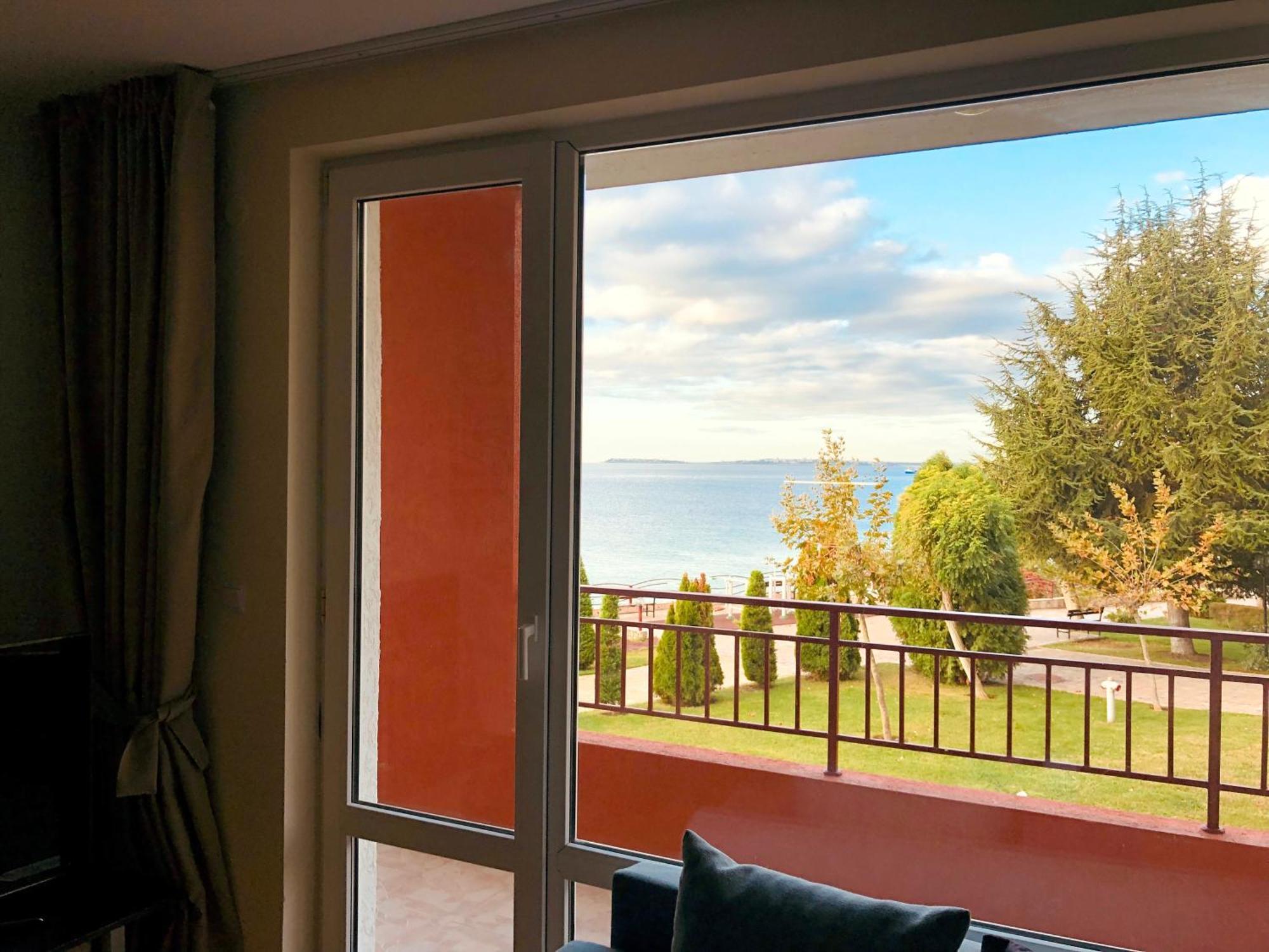 Beautiful Apartment Right By The Sea, スヴェティ・ヴラス エクステリア 写真